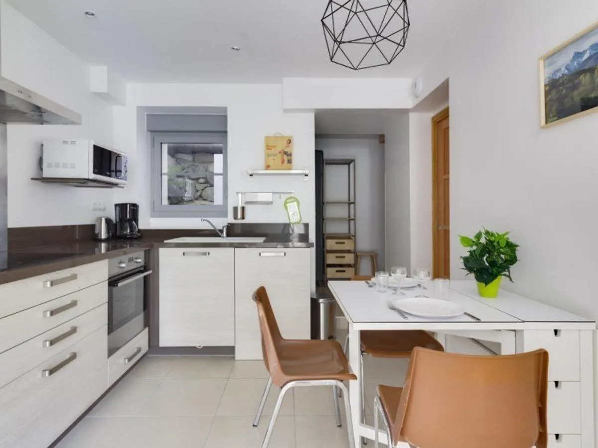 Apartment Studio Centre-Ville Avec Terrasse, Parking, Proche Telecabine Et Commodites - Fr-1-401-175 Cauterets